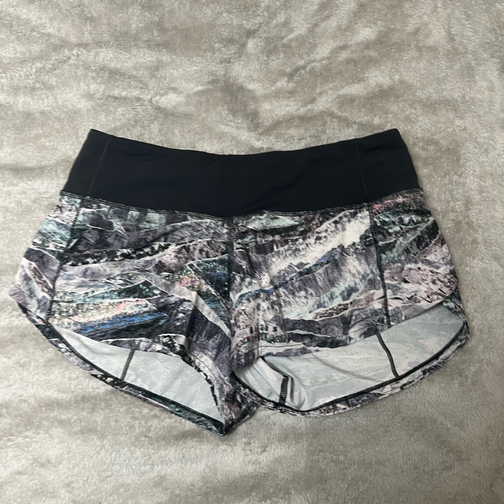 Lululemon Speed Up Shorts 2.5”